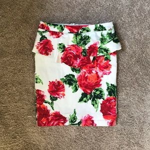 Women’s floral pencil skirt, size small!